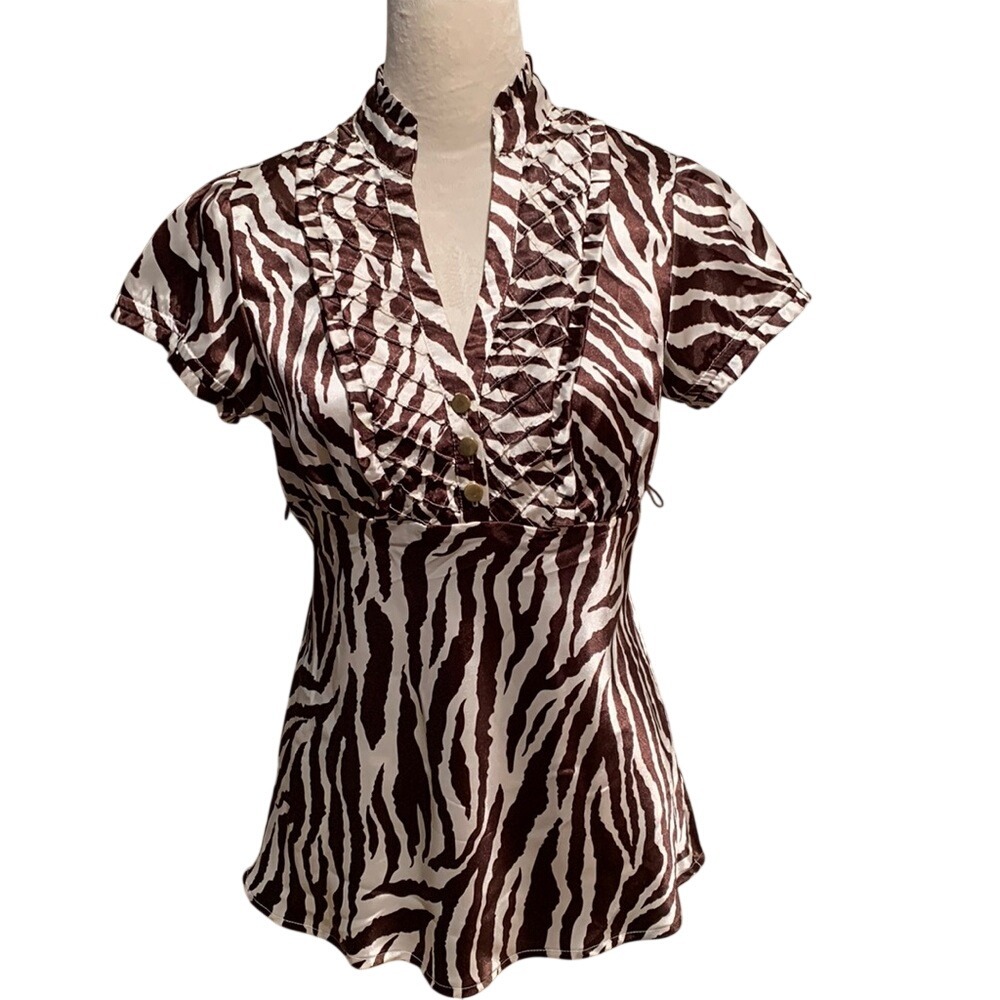 HEART SOUL. NWT. Zebra printed top. Cap sleeves. Lattice design w/frills. M.